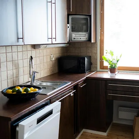 Nurmenhelmi Jaerven Rannalla