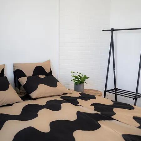 Nurmenhelmi Järven Rannalla Huoneisto