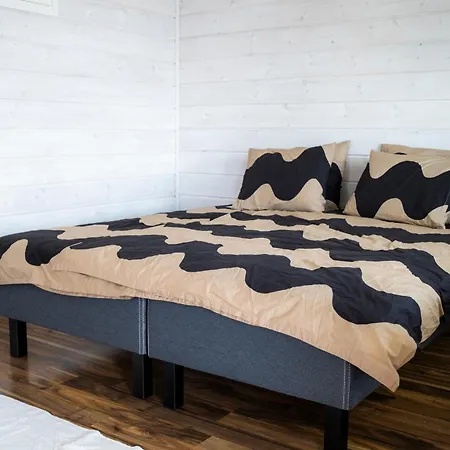 Nurmenhelmi Järven Rannalla * Lempäälä