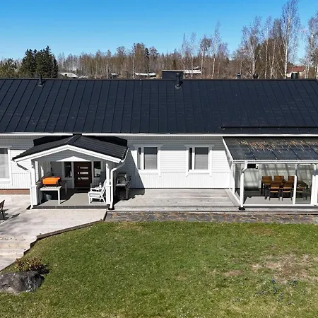 Nurmenhelmi Järven Rannalla * Lempäälä