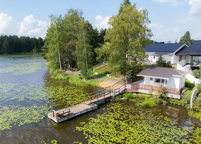 Nurmenhelmi Jaerven Rannalla