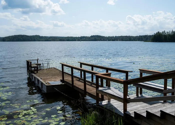 Nurmenhelmi Jaerven Rannalla