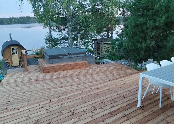 Nurmenhelmi Jaerven Rannalla * Lempäälä